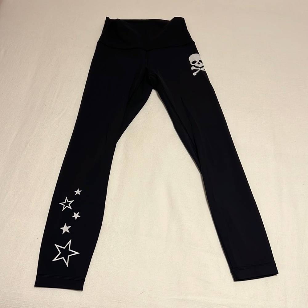 Lululemon / Soulcycle edition - Black with Skull and Stars decals - Size 4
